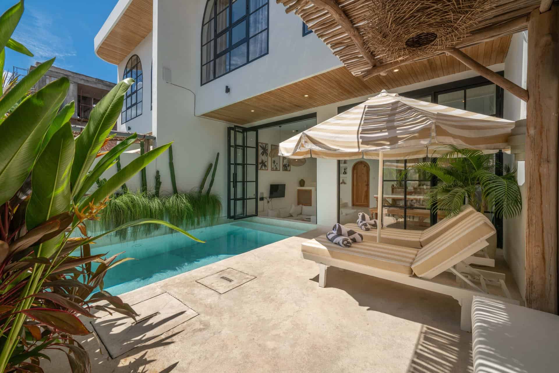 CHIC 2 BEDROOM VILLA FOR SALE LEASEHOLD IN BERAWA BE-894