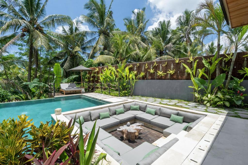 READY NOW 5 BEDROOM VILLA FOR SALE LEASEHOLD IN UBUD BE-2485
