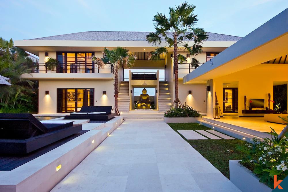 Great 4-Bedroom Leasehold Real Estate with Amazing View in Canggu