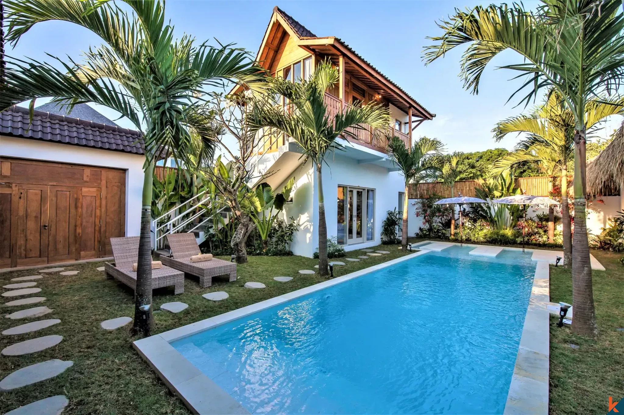 Spacious Traditional Style Five Bedroom Leasehold Villa in Seminyak Near the Beach