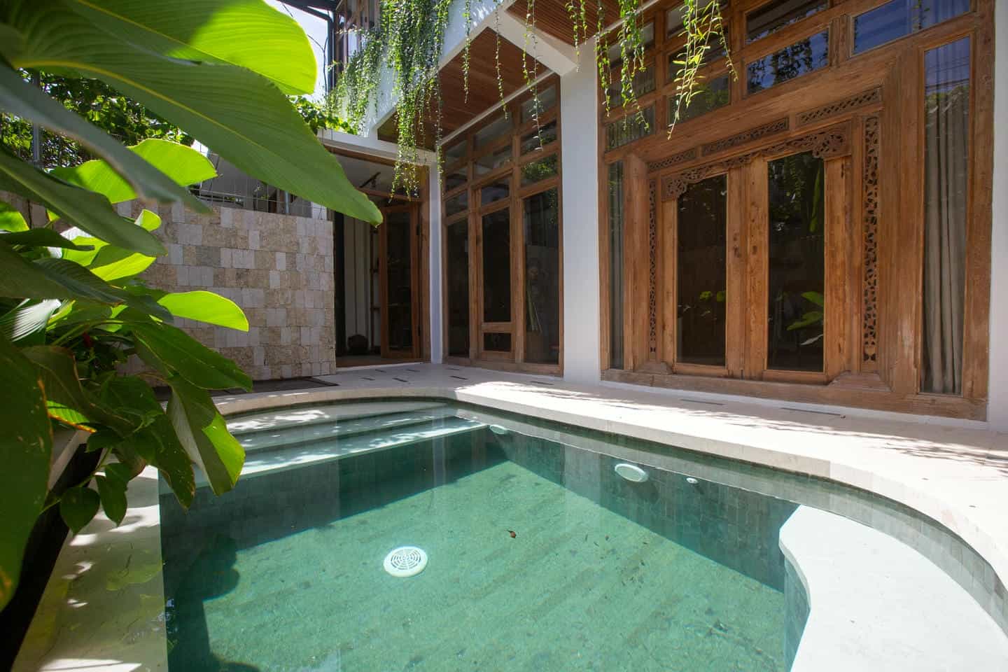 READY NOW 3 BEDROOM VILLA FOR SALE LEASEHOLD IN BERAWA BE-2312