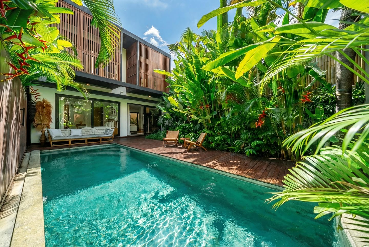 WALKING DISTANCE TO THE BEACH 3 BEDROOM VILLA FOR SALE LEASEHOLD IN CANGGU BE-2558