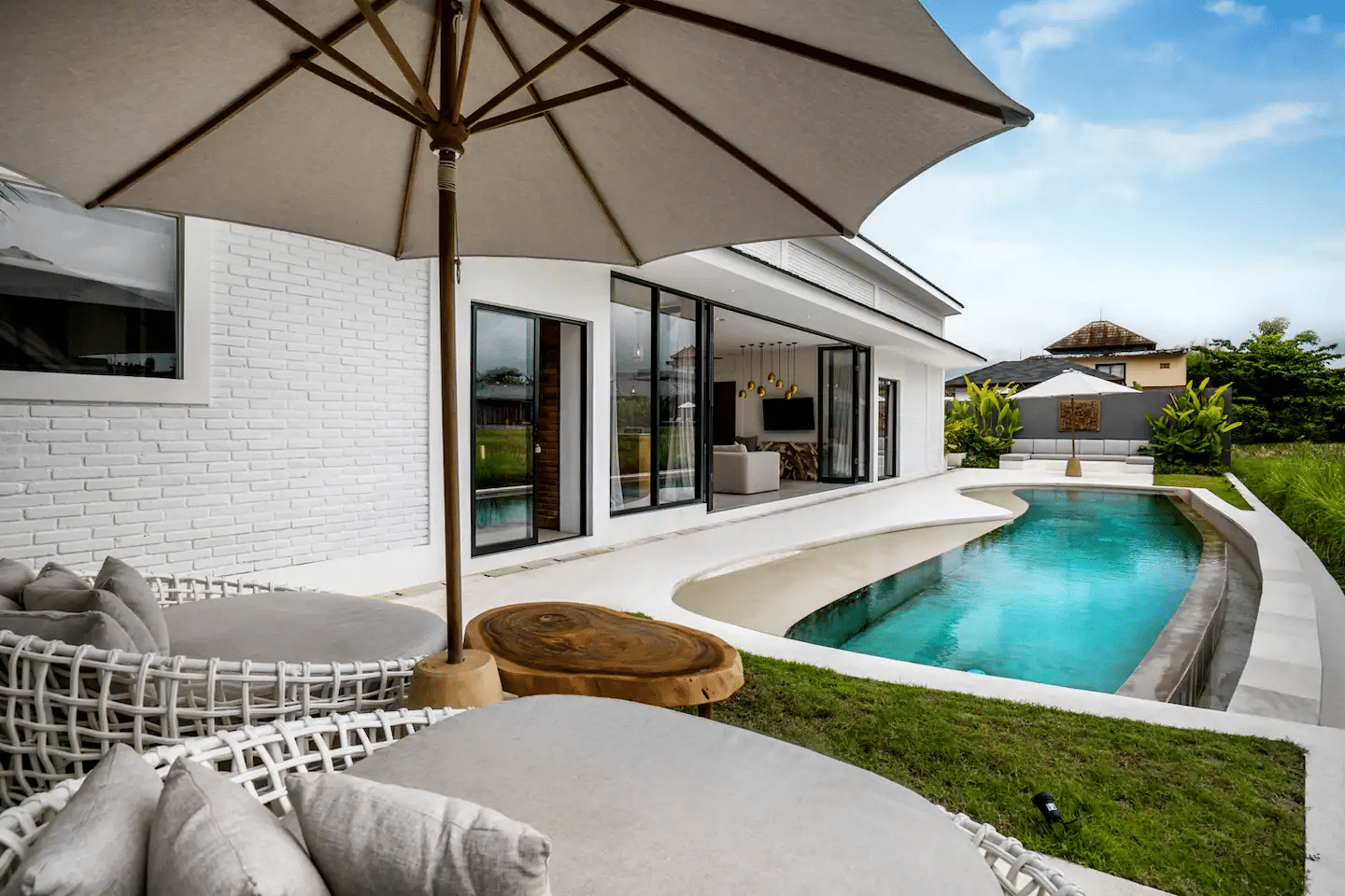 Ubud 3BR villa with pool Best Rice Field Views